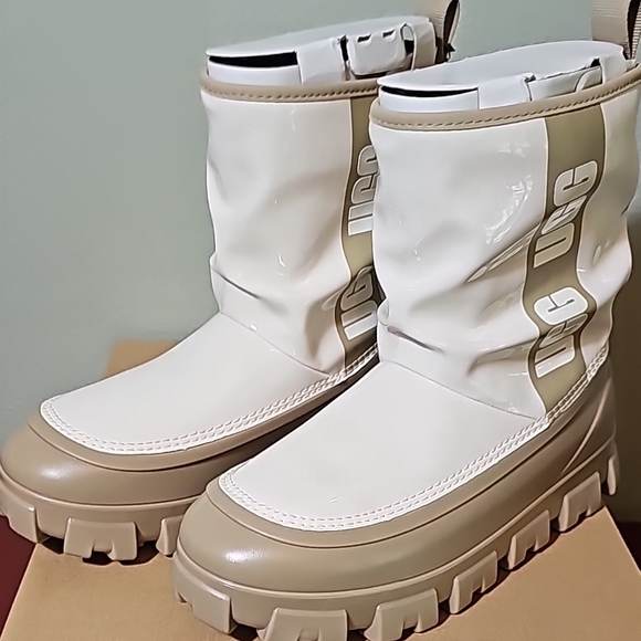 UGG Brellah Mini Cream and Tan Boots - Picture 6 of 6